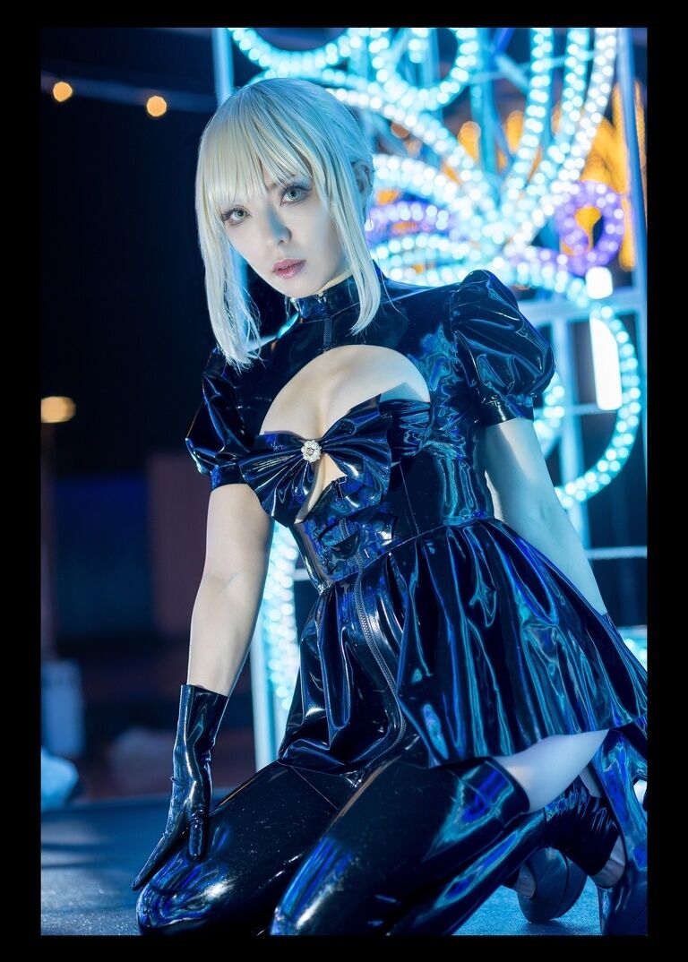 DL版【C102新刊】セイバーオルタ × Latex写真集「Alteratex」