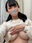 両方のおっぱいと顔を見せている動画が当たる　搾乳母乳ガチャ