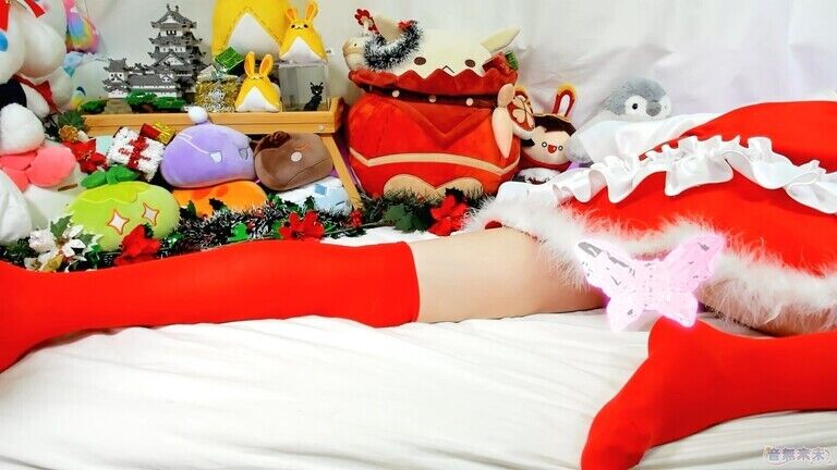 ドレスっぽいサンタコスで甘々耳舐め系ASMR♡【Dec. 13, 2024】
