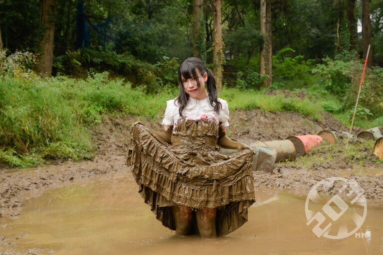 特濃！ド～ロドロ泥遊び（ふわふわワンピース編）