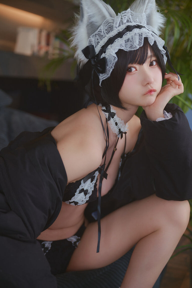 【DL写真集】男みたいな幼なじみが可愛い服を着たら満更でもなさそうだった件
