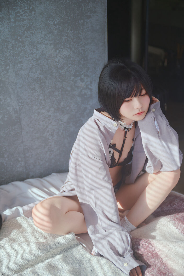 【DL写真集】男みたいな幼なじみが可愛い服を着たら満更でもなさそうだった件