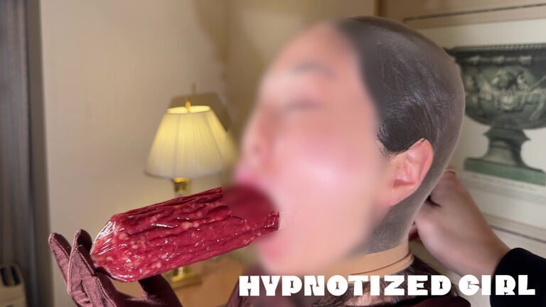 Hypnotized Girl 00