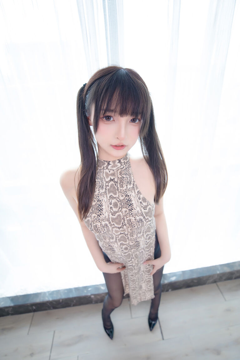 蛇紋チャイナ