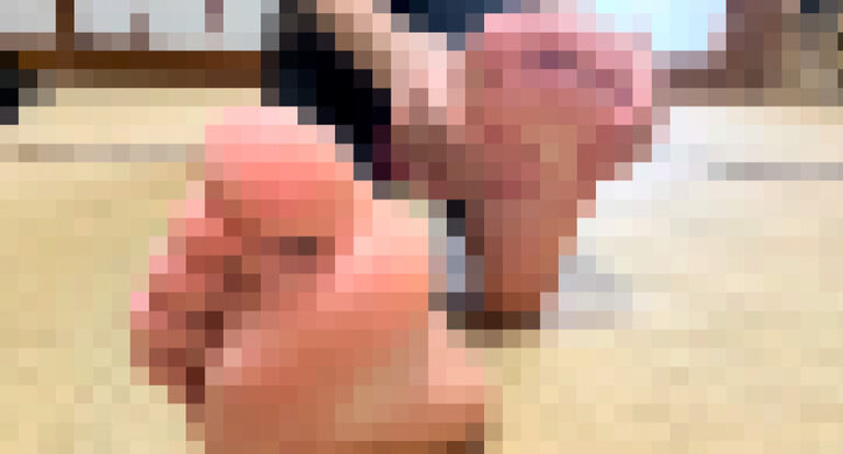 真夏に運動したら足裏に汗をかいて…全身汗まみれになりました…
